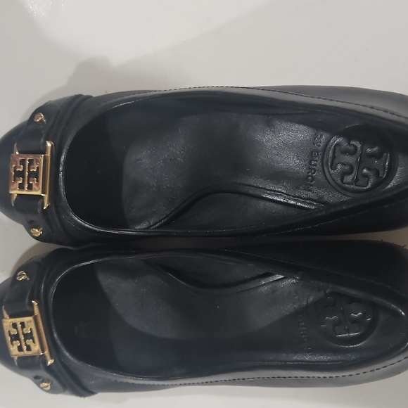 Tory Burch Black Leather Heels with Gold Accents - Picture 4 of 12